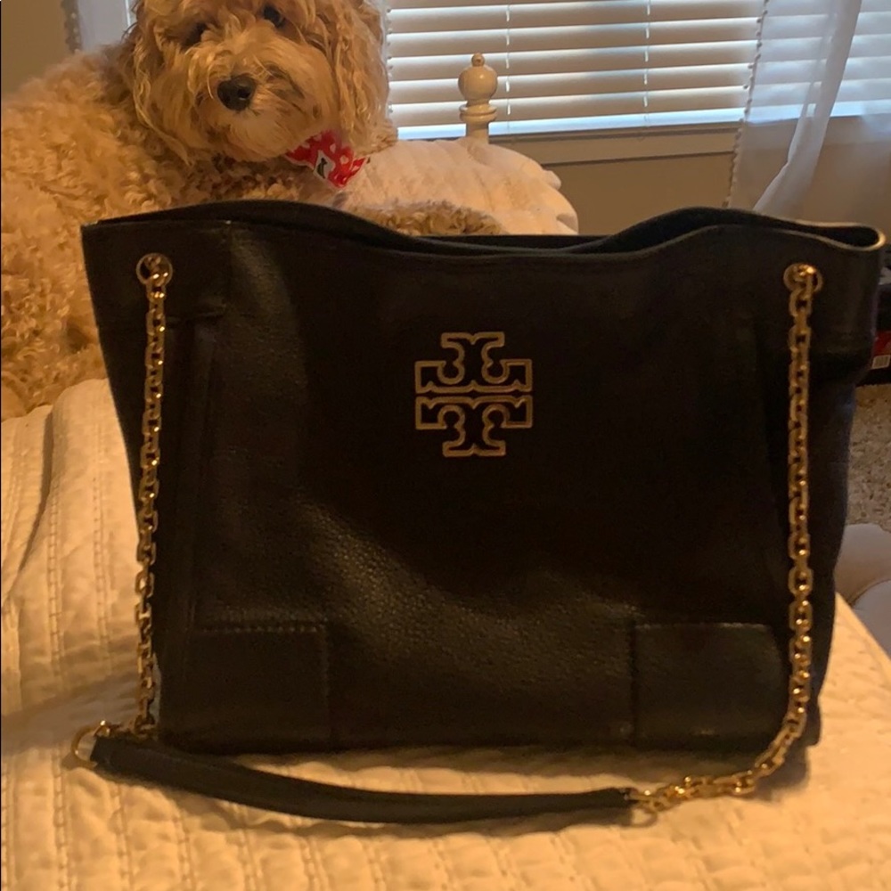 TORY BURCH PURSE: navy blue with chain link strap